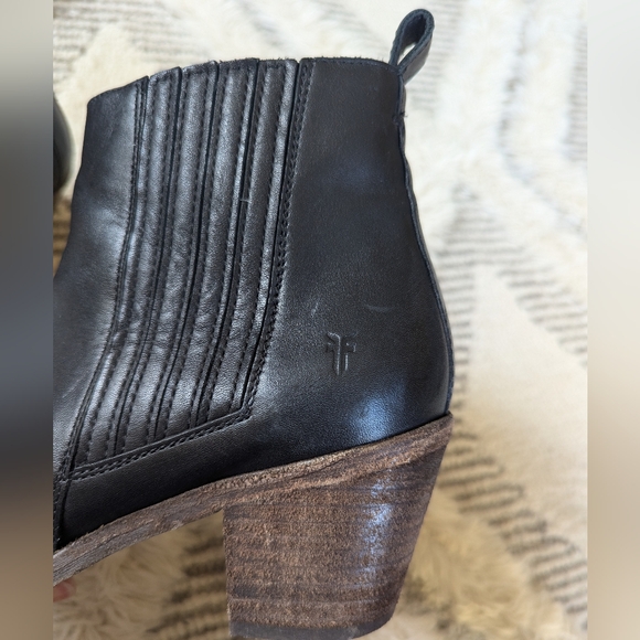 Frye black leather ankle boots - Picture 2 of 6
